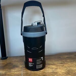 Under Armour Thermos Black/Gray 64 oz. Insulated Foam Hydration w/ Handle